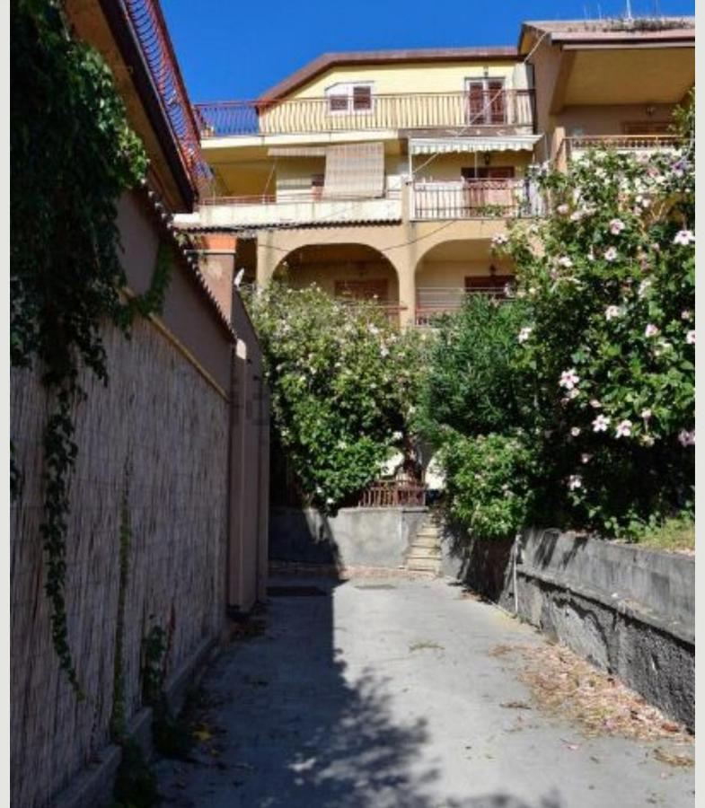 Elegance Apartment Taormina Letojanni Buitenkant foto