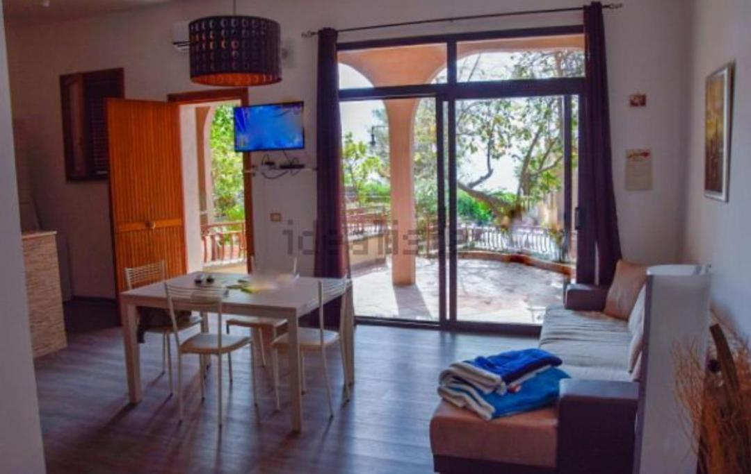 Elegance Apartment Taormina Letojanni Buitenkant foto